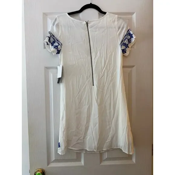 Cute White Lulus Dress with Blue Accent Size XSmall - Picture 2 of 7